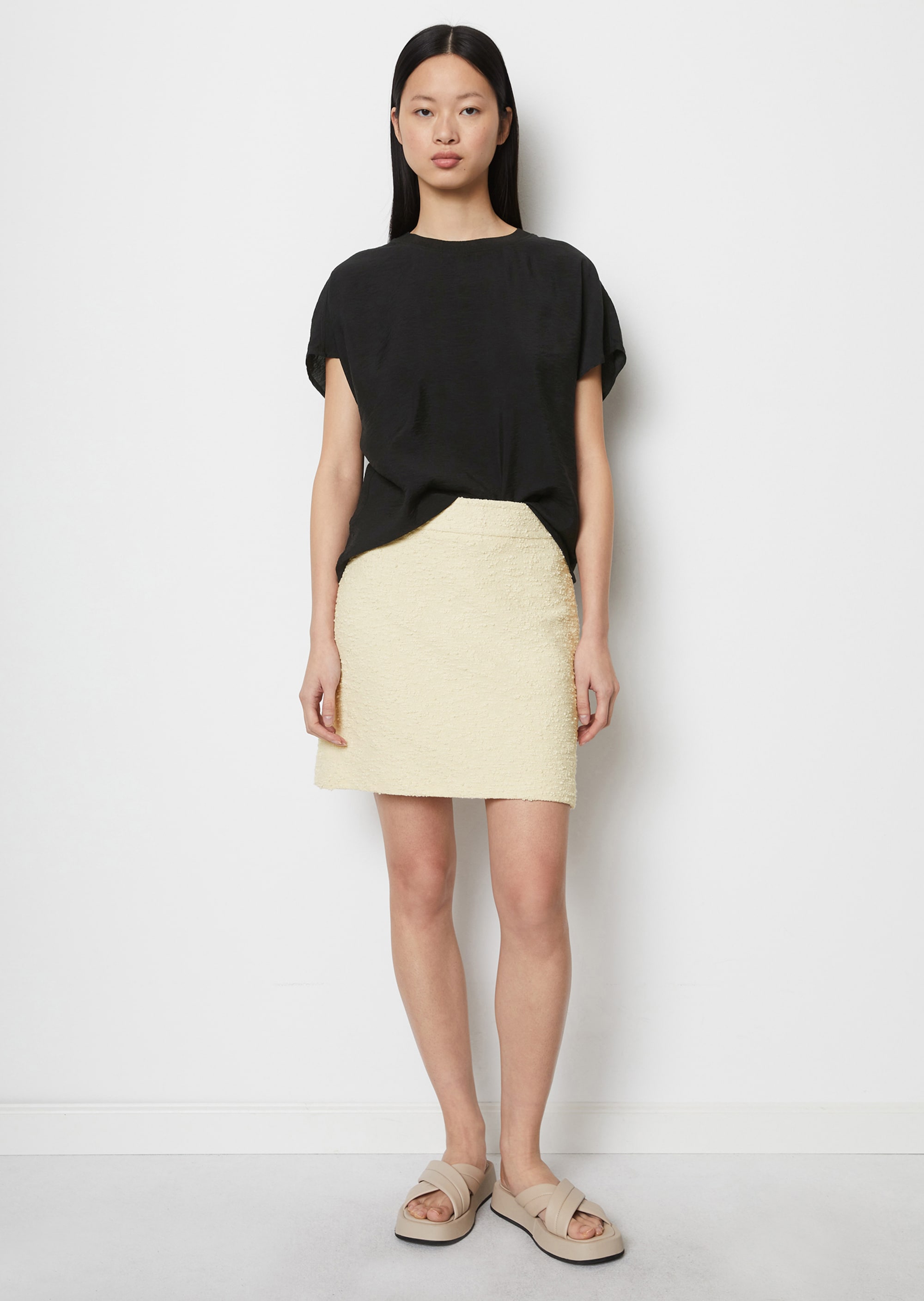 Bouclé mini skirt fitted