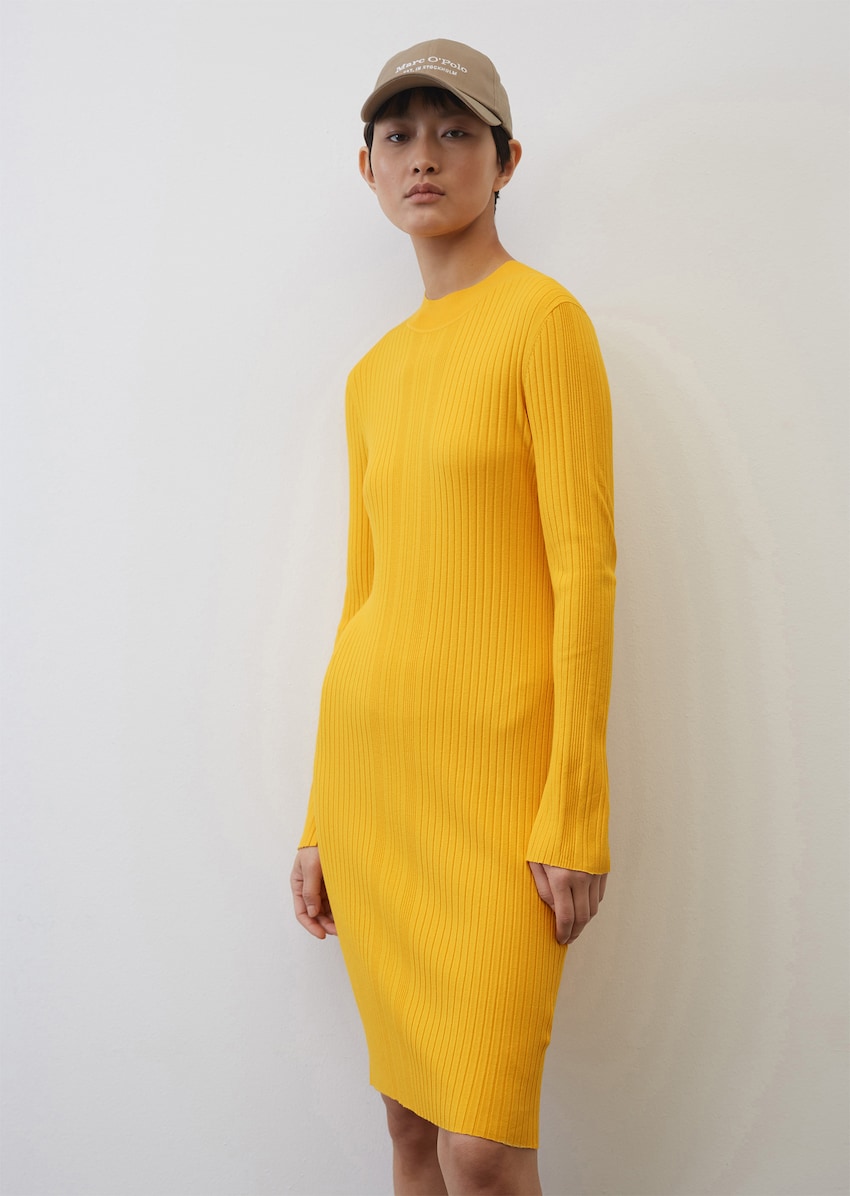 Ongeldig Toestemming Fruit groente Ribgebreide jurk met slim fit van LENZING™ ECOVERO™ - geel | Gebreide jurken  | MARC O'POLO