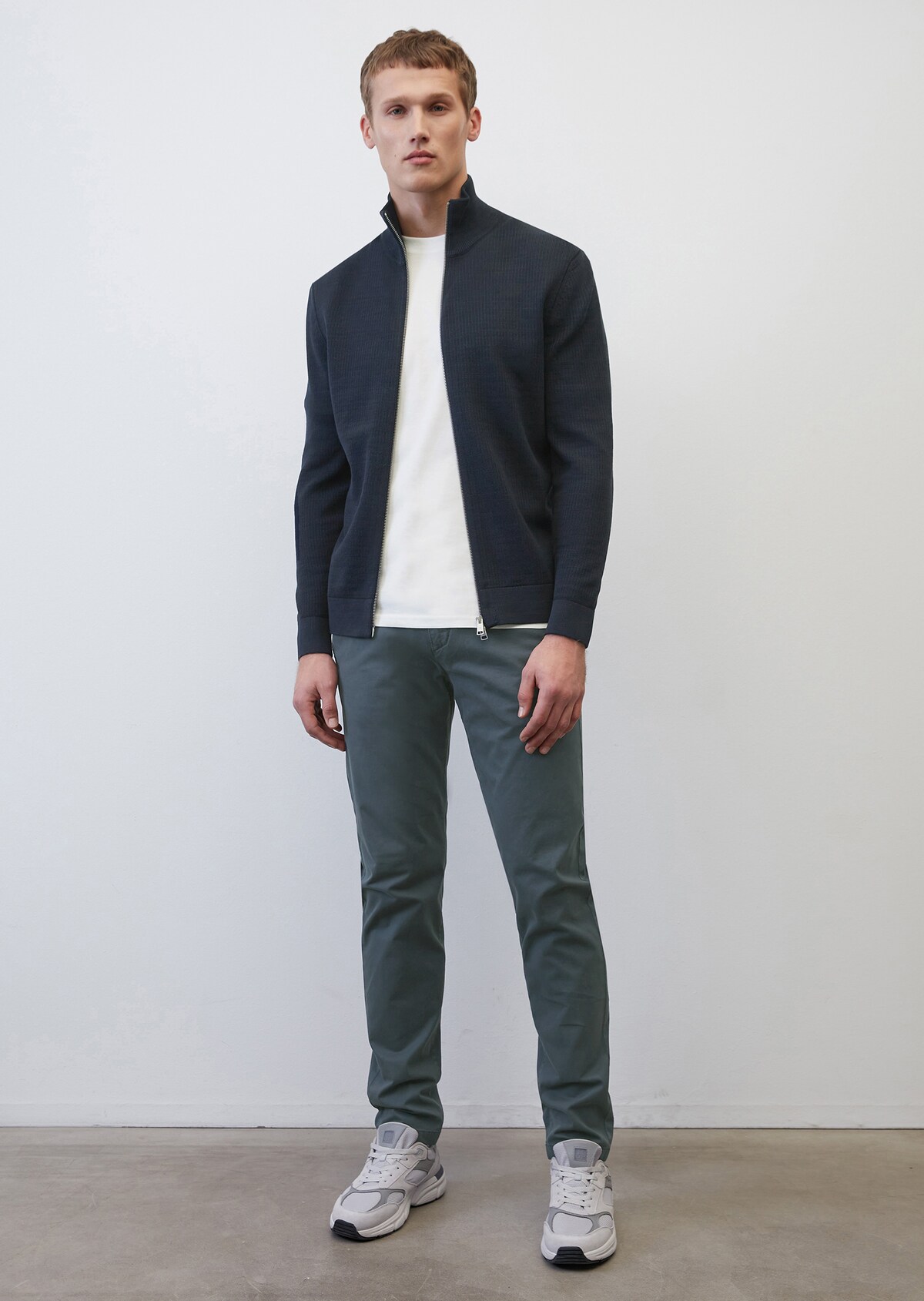 Jogger tapered OSBY chinos made from a high-quality organic cotton ...