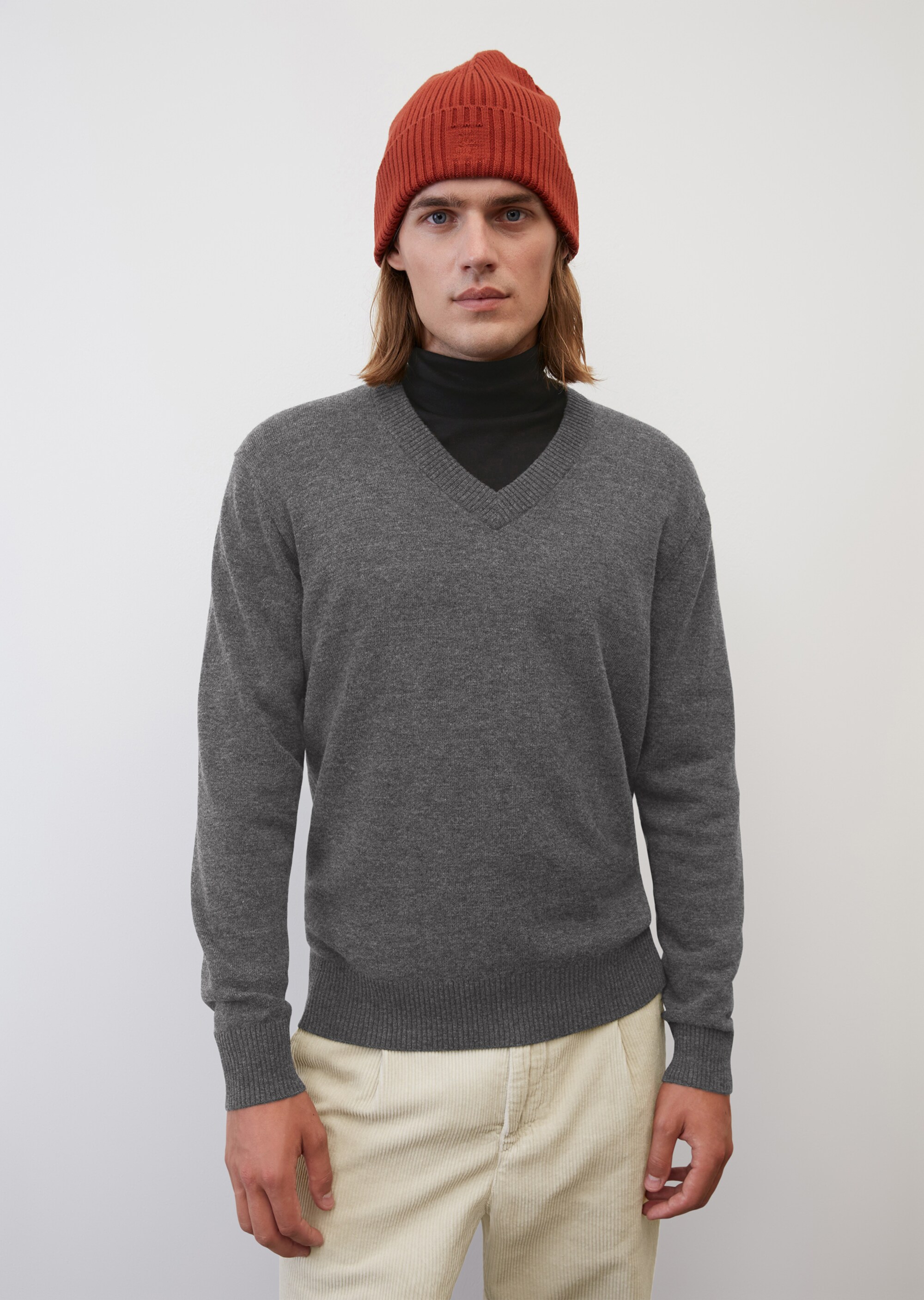 Lambswool v neck jumper on sale mens