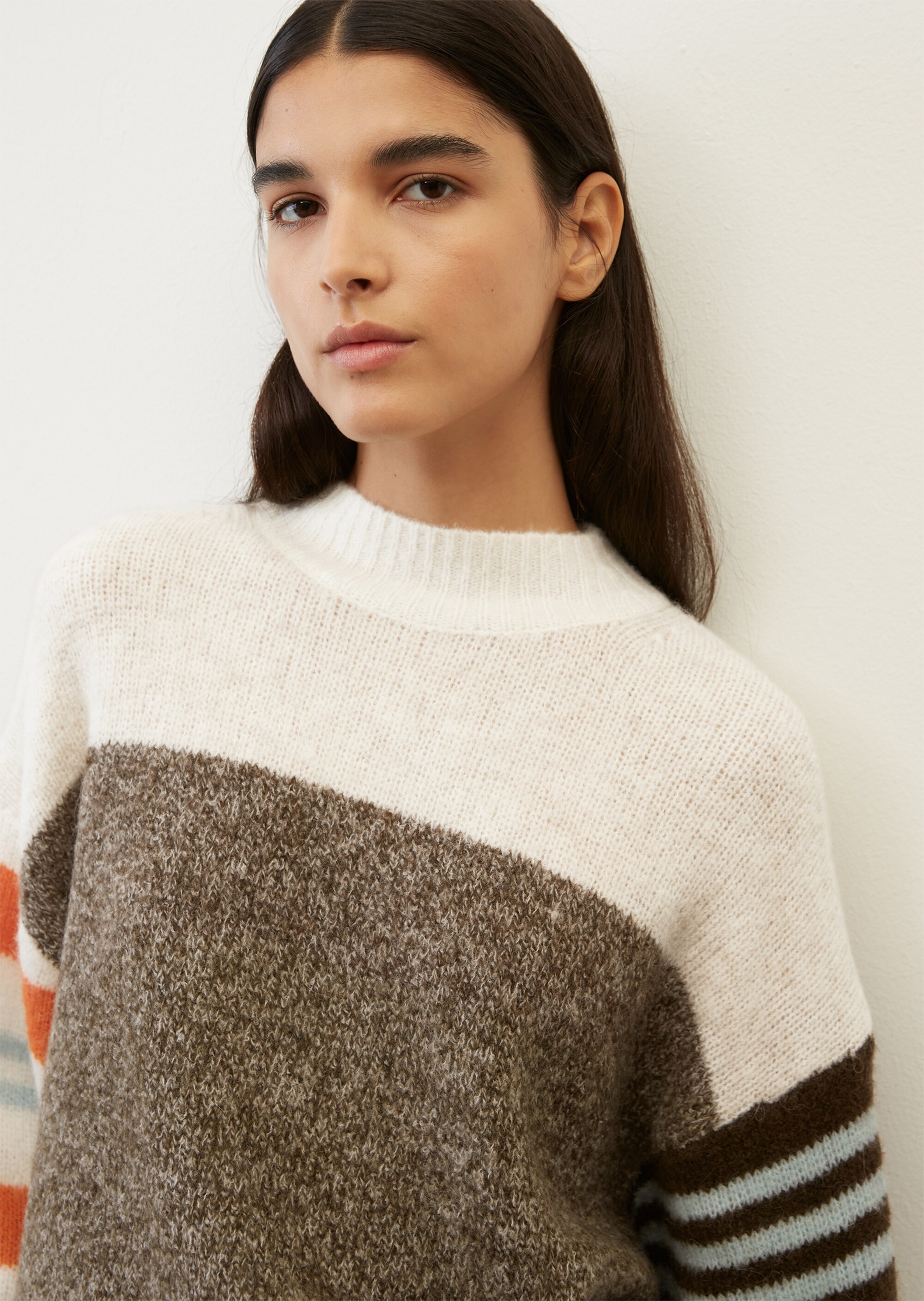 Striped, oversized knitted jumper with cosy alpaca and wool