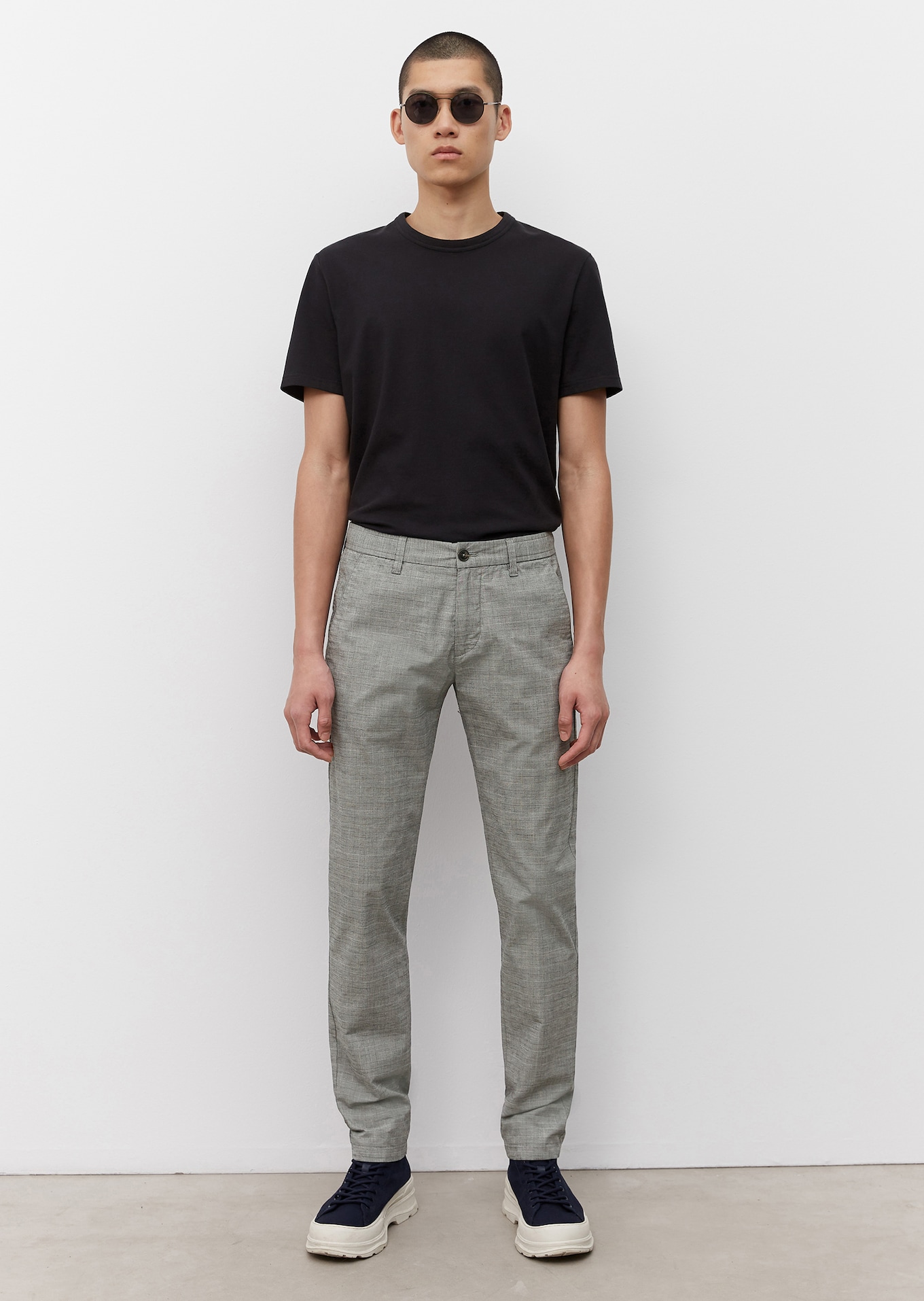 STIG JOGGER chinos made of blended organic cotton - gray | Trousers ...