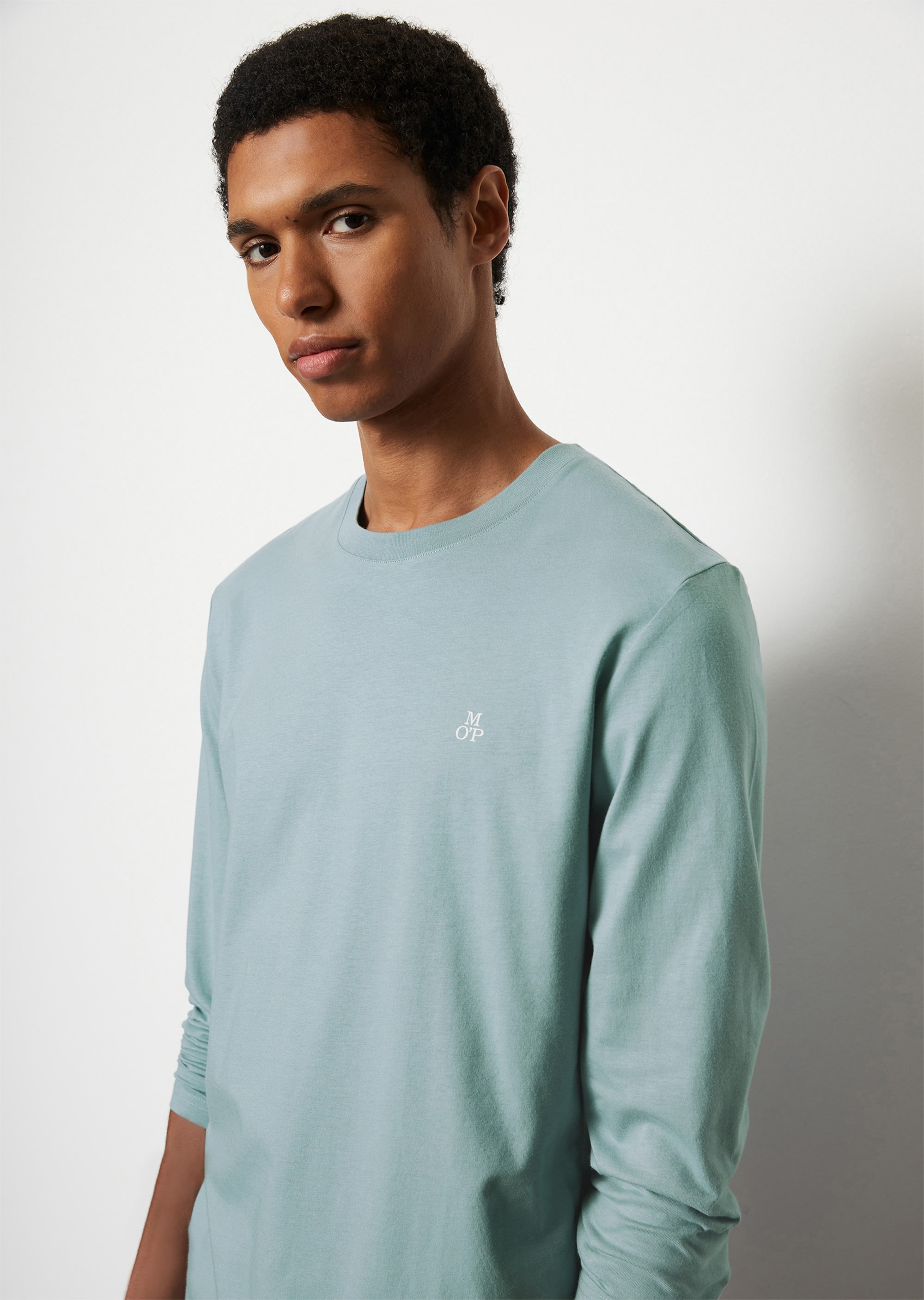 Longsleeve shaped made from pure organic cotton