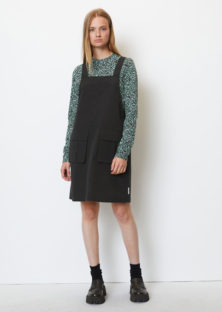Short pinafore dress with pockets Made of blended organic cotton and nylon  - black | Dresses | MARC O\'POLO