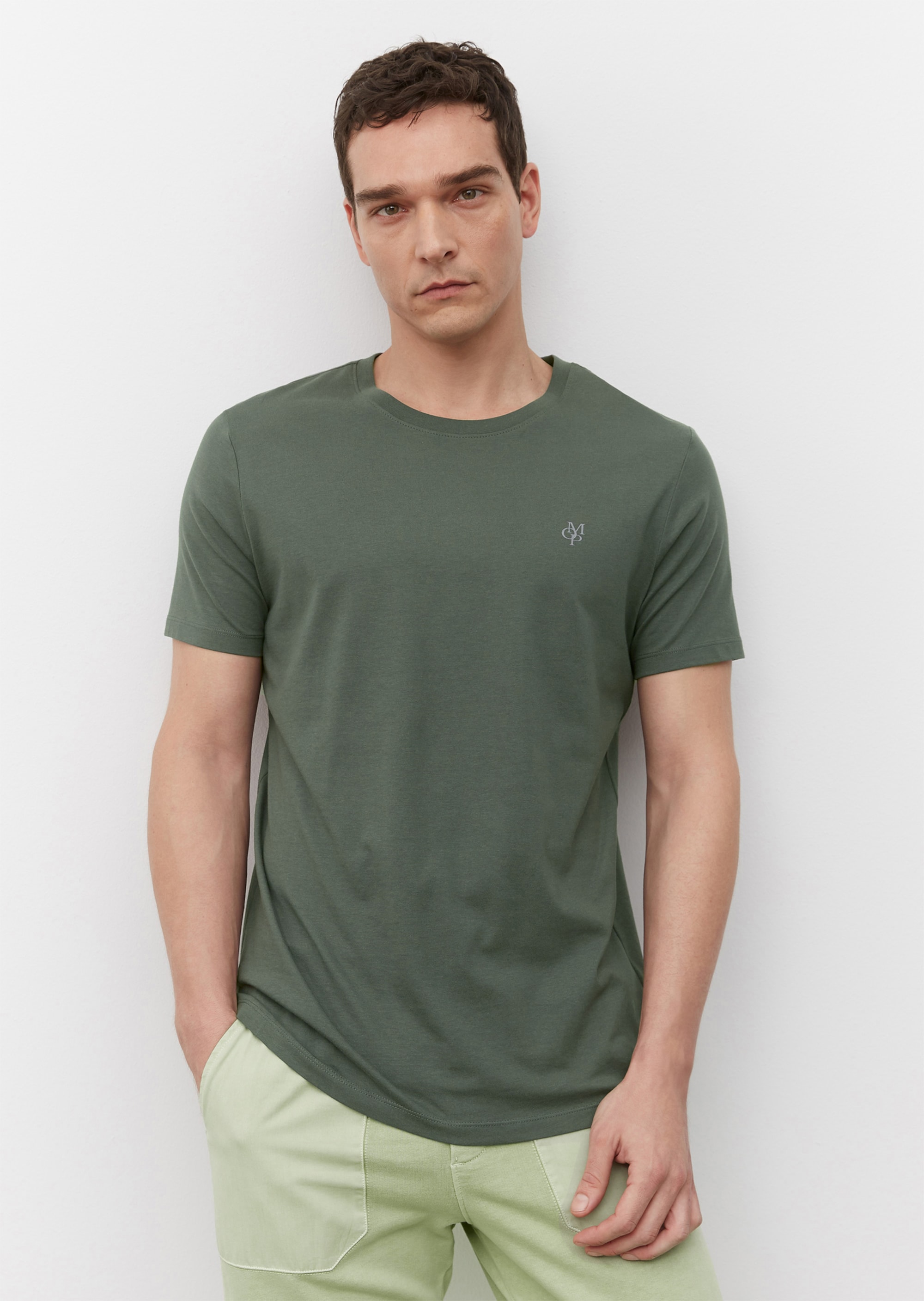 Round neck T-shirt, regular fit made of pure organic cotton