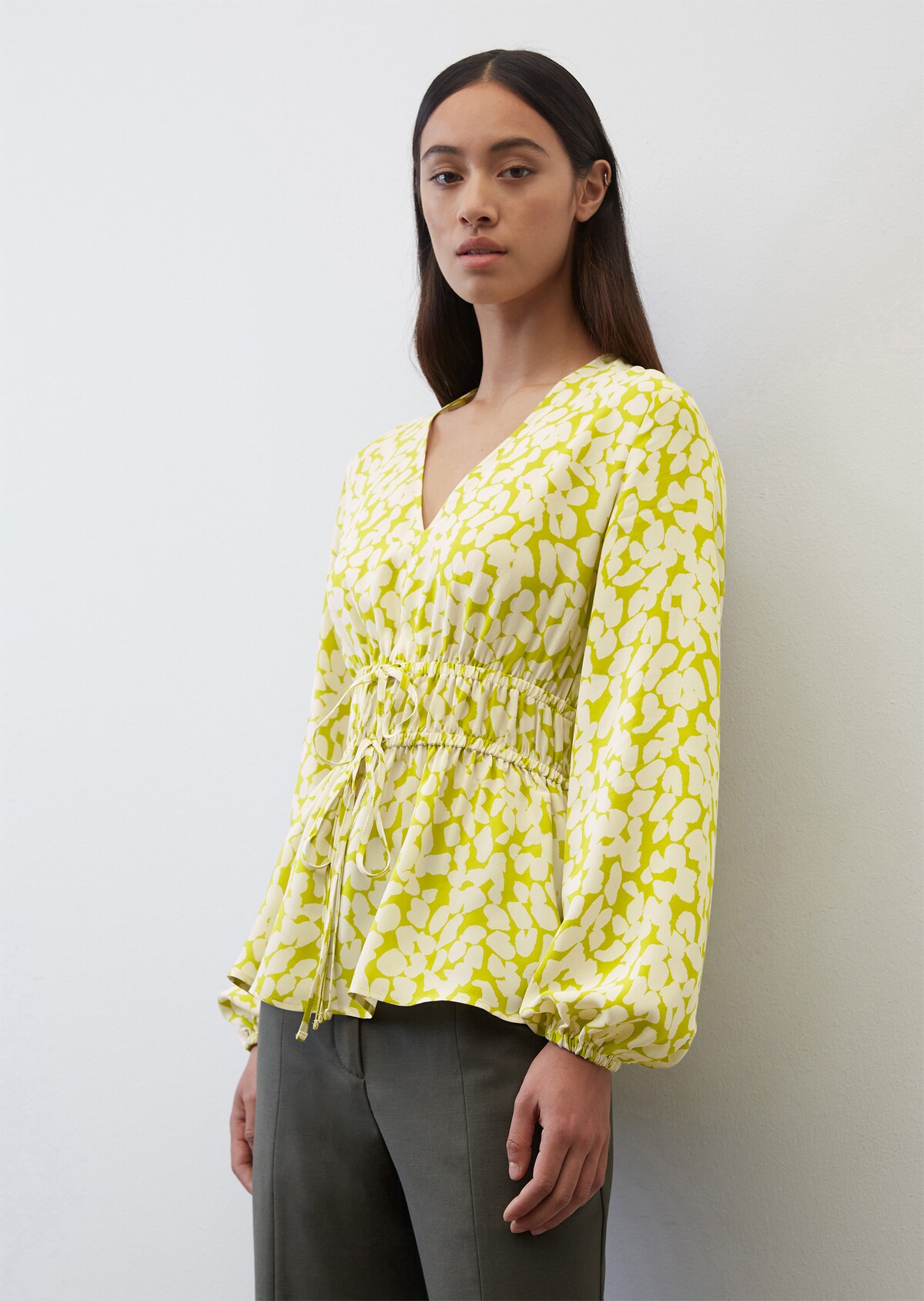 V-neck blouse with an elasticated waist in a cupro-viscose blend ...
